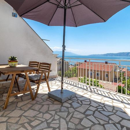 Lovely Apartment In Novi Vinodolski With Wifi المظهر الخارجي الصورة
