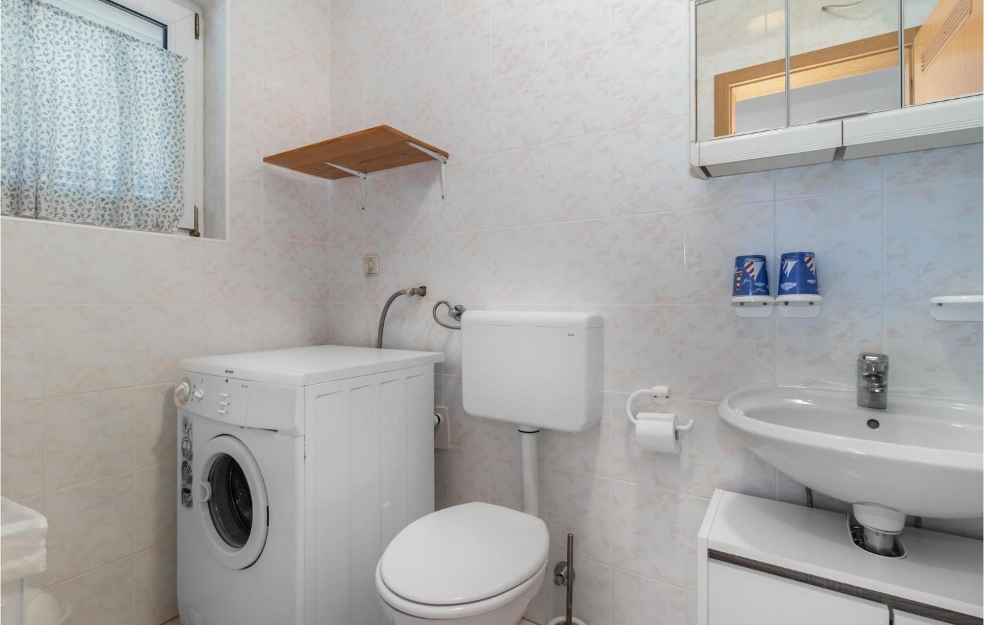 Lovely Apartment In Novi Vinodolski With Wifi المظهر الخارجي الصورة