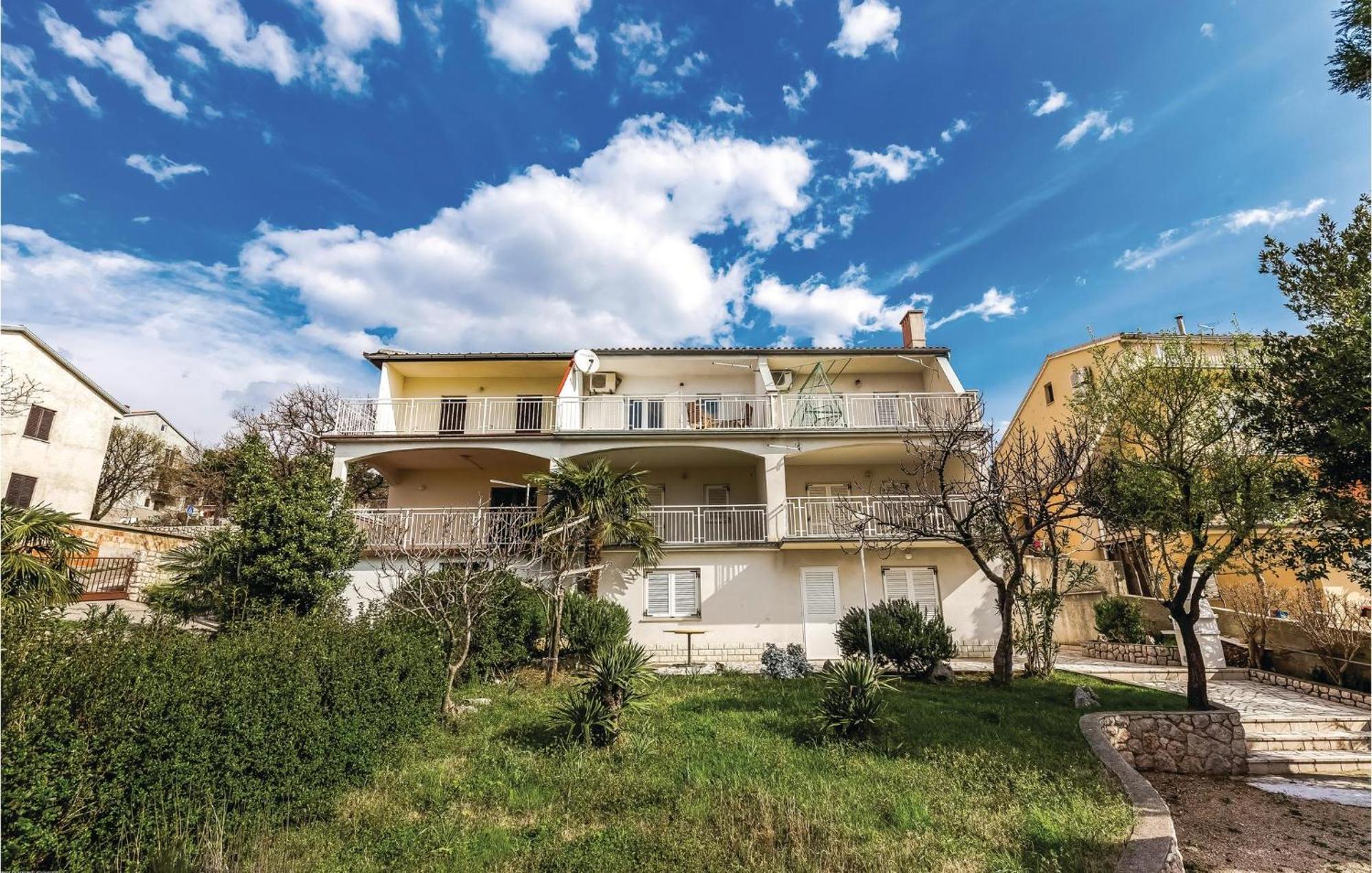 Lovely Apartment In Novi Vinodolski With Wifi المظهر الخارجي الصورة